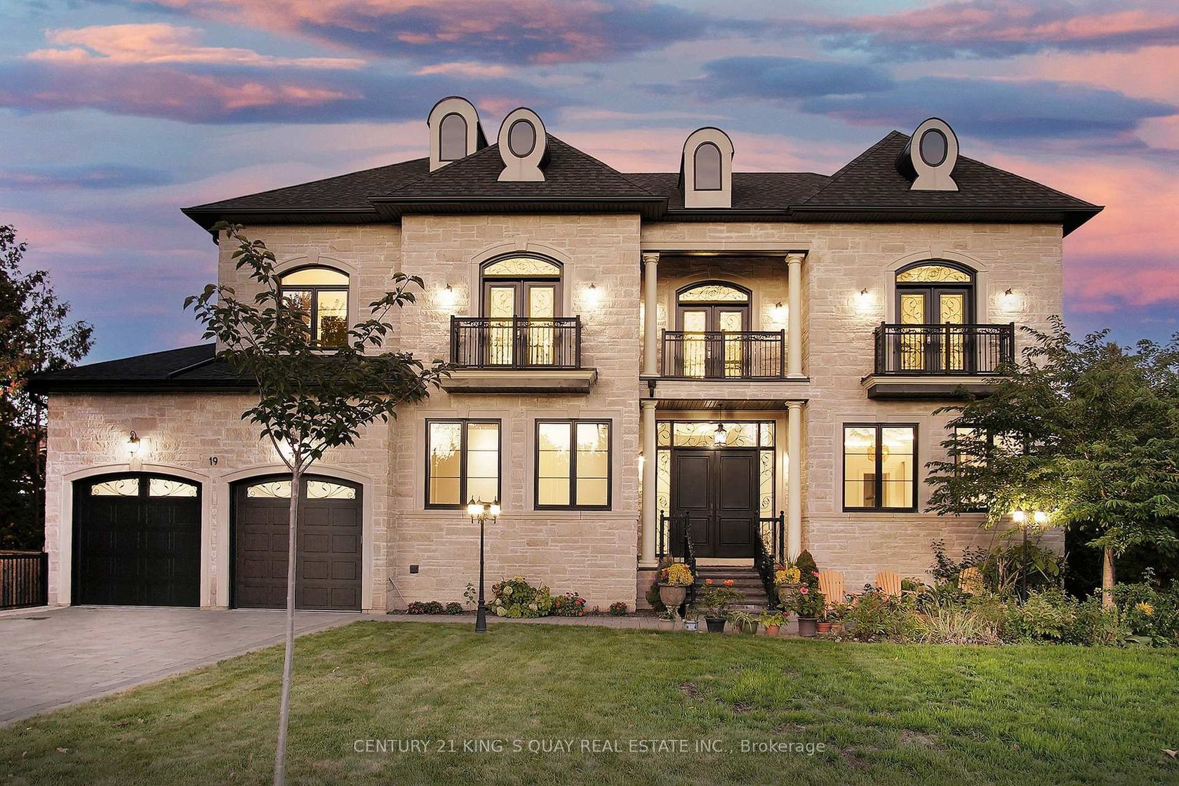 19 Blyth Street, Oak Ridges, Richmond Hill 