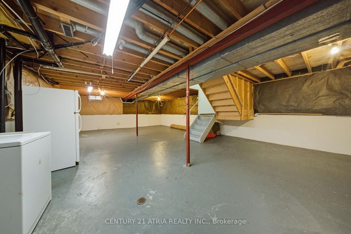Photo 14 at 32 Fieldview Crescent, Milliken Mills West, Markham
