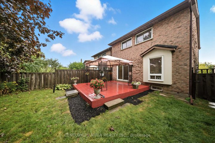 Photo 16 at 32 Fieldview Crescent, Milliken Mills West, Markham