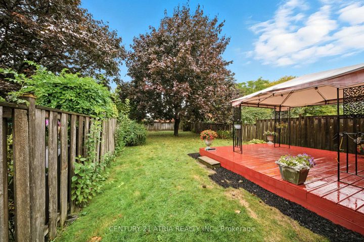 Photo 17 at 32 Fieldview Crescent, Milliken Mills West, Markham