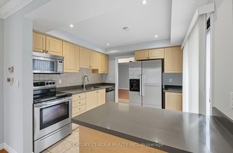 Photo 4 at 32 Fieldview Crescent, Milliken Mills West, Markham