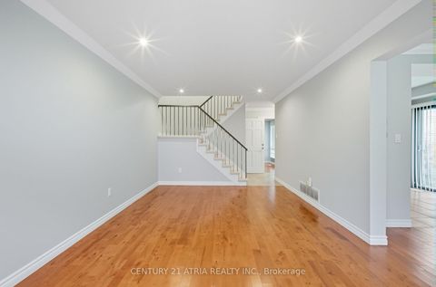 Photo 18 at 32 Fieldview Crescent, Milliken Mills West, Markham
