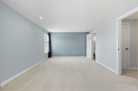 Photo 20 at 32 Fieldview Crescent, Milliken Mills West, Markham
