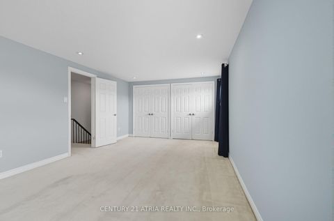 Photo 21 at 32 Fieldview Crescent, Milliken Mills West, Markham