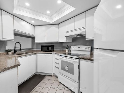 Photo 13 at 211 - 2550 Lawrence Avenue E, Dorset Park, Toronto