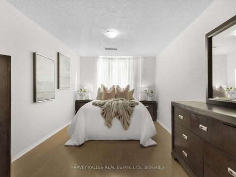 Photo 15 at 211 - 2550 Lawrence Avenue E, Dorset Park, Toronto