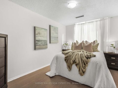 Photo 16 at 211 - 2550 Lawrence Avenue E, Dorset Park, Toronto