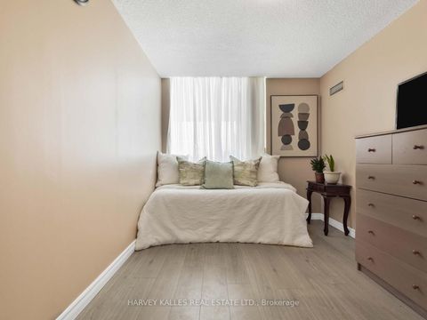 Photo 21 at 211 - 2550 Lawrence Avenue E, Dorset Park, Toronto