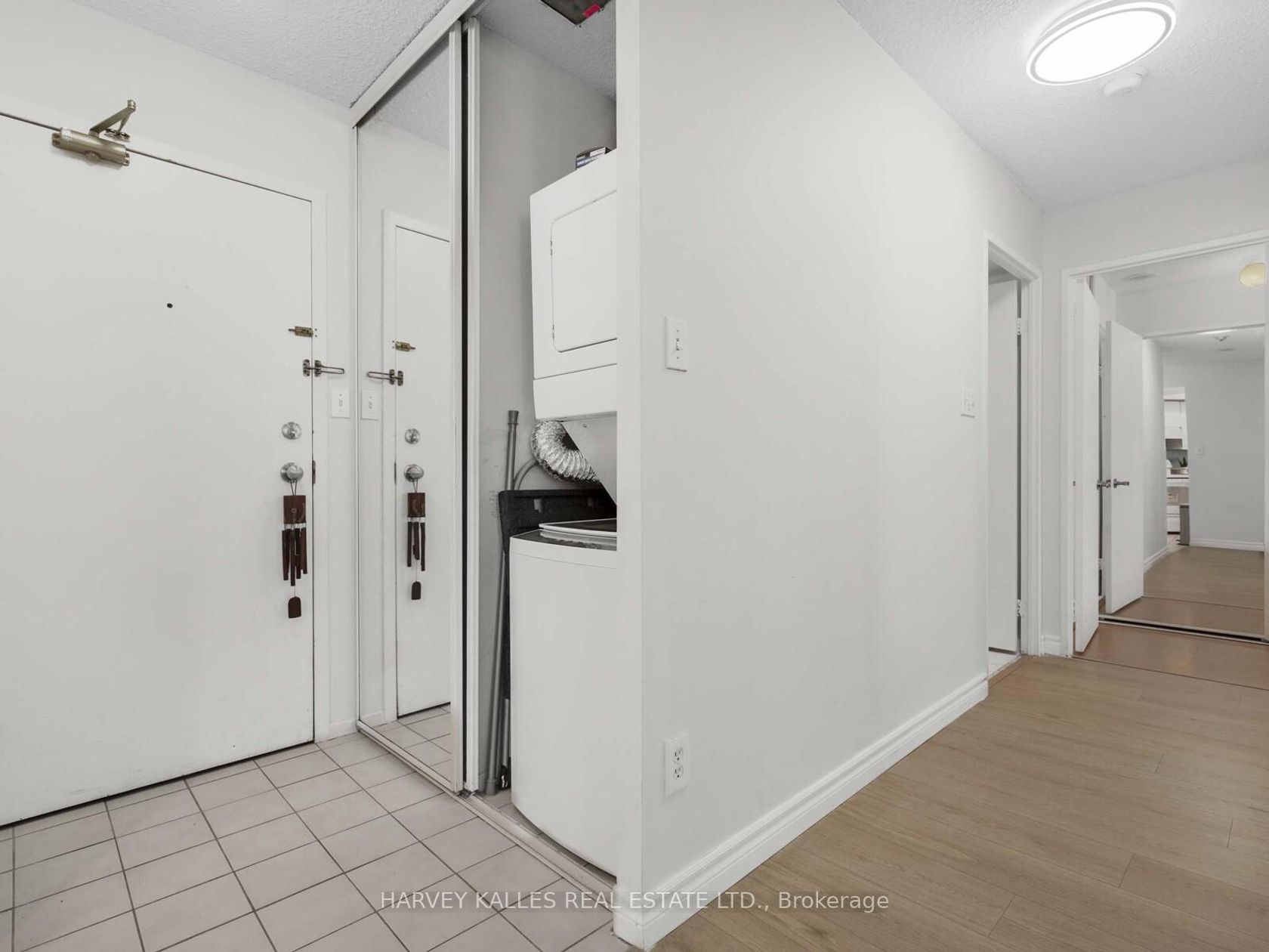 211 - 2550 Lawrence Avenue E, Dorset Park, Toronto 