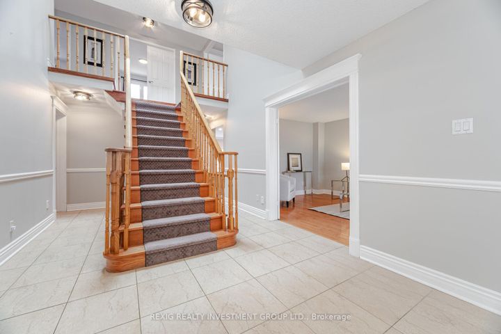 Photo 7 at 66 Settler Court, Heart Lake West, Brampton