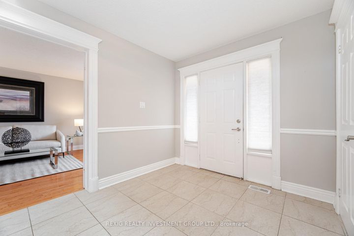 Photo 8 at 66 Settler Court, Heart Lake West, Brampton