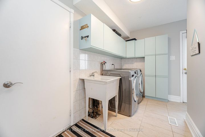 Photo 20 at 66 Settler Court, Heart Lake West, Brampton