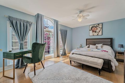 Photo 11 at 162 Goulding Avenue, Newtonbrook West, Toronto