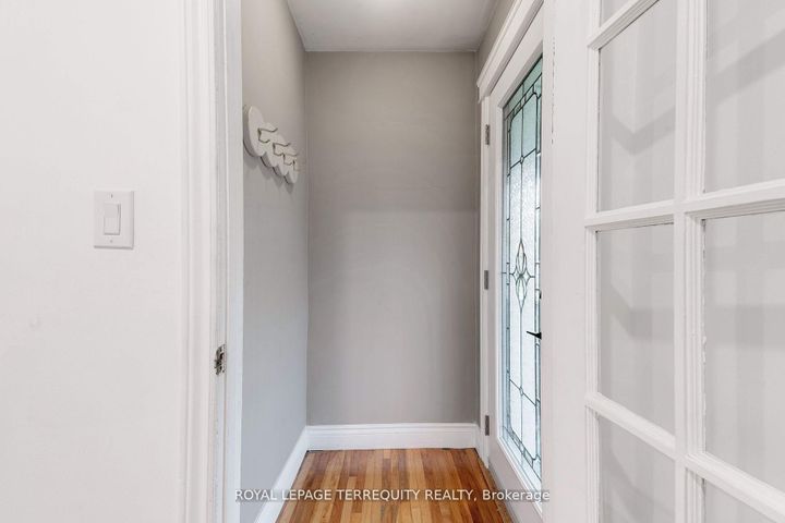 Photo 2 at 739 Upper Gage Avenue, Hampton Heights, Hamilton