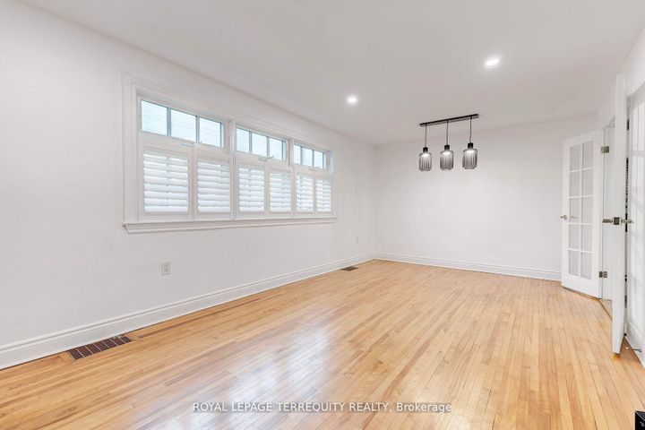 Photo 3 at 739 Upper Gage Avenue, Hampton Heights, Hamilton