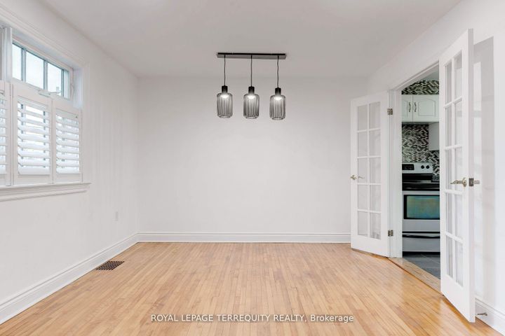 Photo 5 at 739 Upper Gage Avenue, Hampton Heights, Hamilton