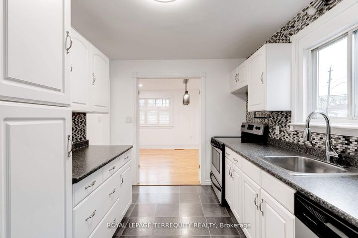 Photo 6 at 739 Upper Gage Avenue, Hampton Heights, Hamilton