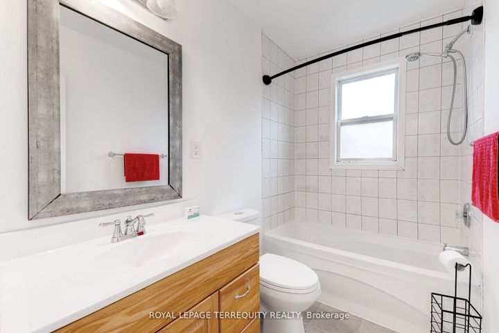 Photo 11 at 739 Upper Gage Avenue, Hampton Heights, Hamilton