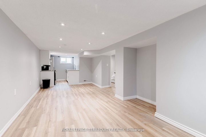 Photo 17 at 739 Upper Gage Avenue, Hampton Heights, Hamilton
