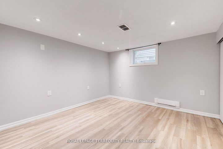 Photo 23 at 739 Upper Gage Avenue, Hampton Heights, Hamilton