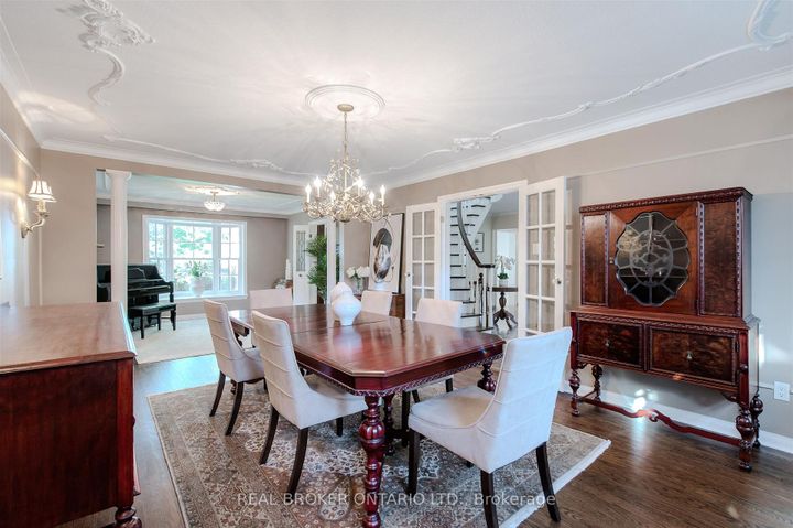 Photo 3 at 6 Streatham Place, Rosethorn, Toronto