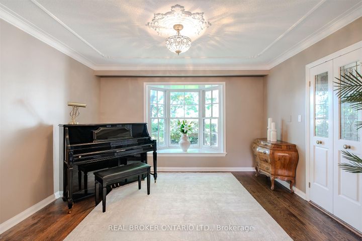 Photo 5 at 6 Streatham Place, Rosethorn, Toronto