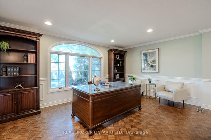 Photo 8 at 6 Streatham Place, Rosethorn, Toronto