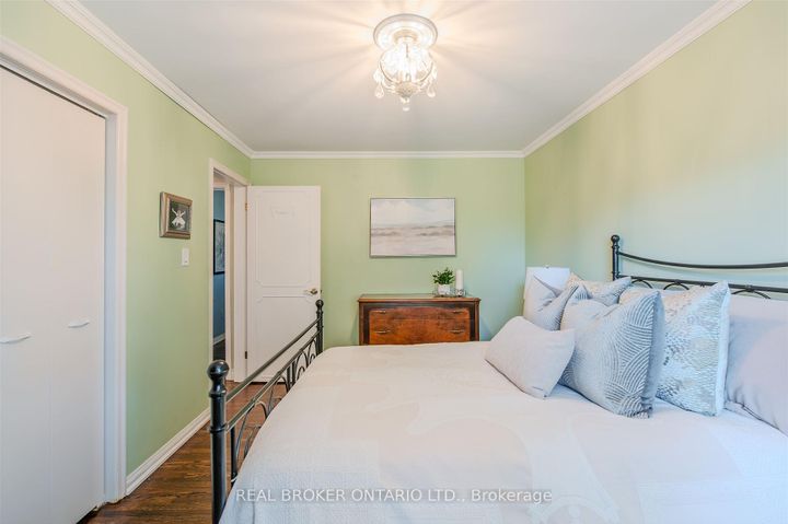 Photo 28 at 6 Streatham Place, Rosethorn, Toronto
