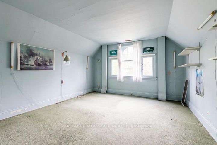 Photo 31 at 142 Aberdeen Avenue, Durand, Hamilton
