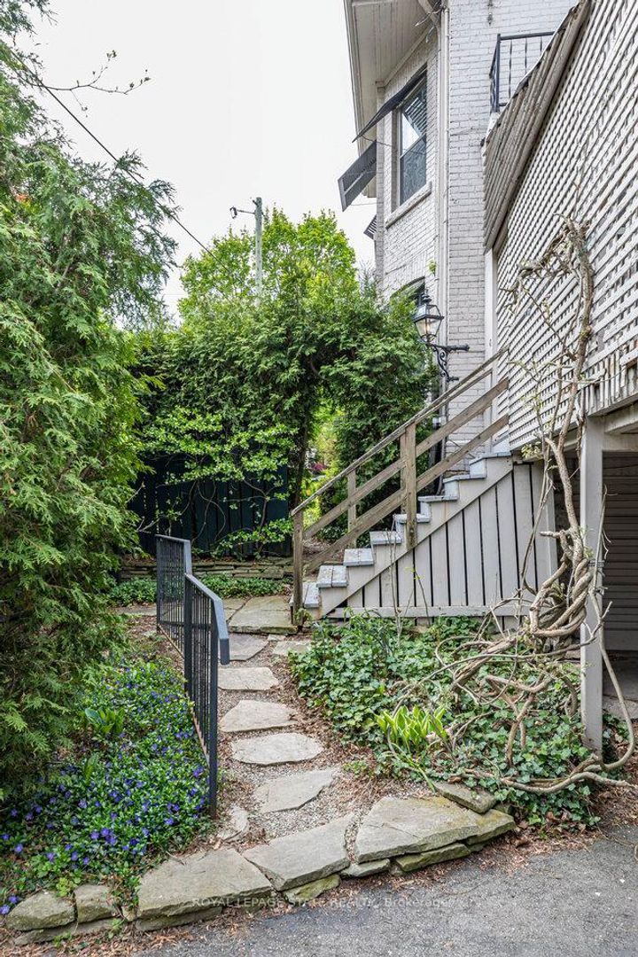 Photo 48 at 142 Aberdeen Avenue, Durand, Hamilton