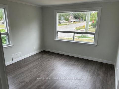 Photo 5 at 121 Cumberland Street, Allandale, Barrie