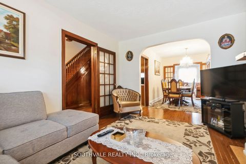 Photo 6 at 67 Kings Park Boulevard, East York, Toronto