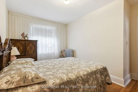 Photo 25 at 67 Kings Park Boulevard, East York, Toronto