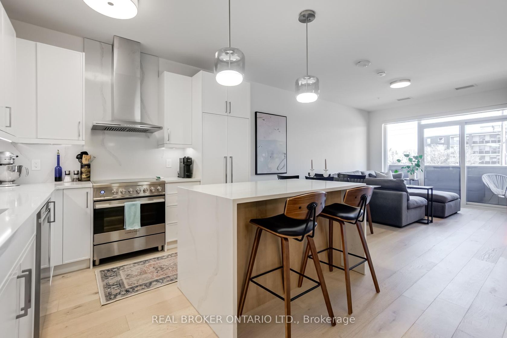 205 - 500 Brock Avenue, Brant, Burlington by Loree Meneguzzi Real Estate 205 - 500 Brock Avenue, Brant, Burlington