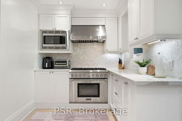 Photo 7 at 7 Glenarden Road, Forest Hill North, Toronto