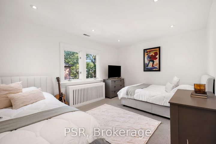 Photo 11 at 7 Glenarden Road, Forest Hill North, Toronto