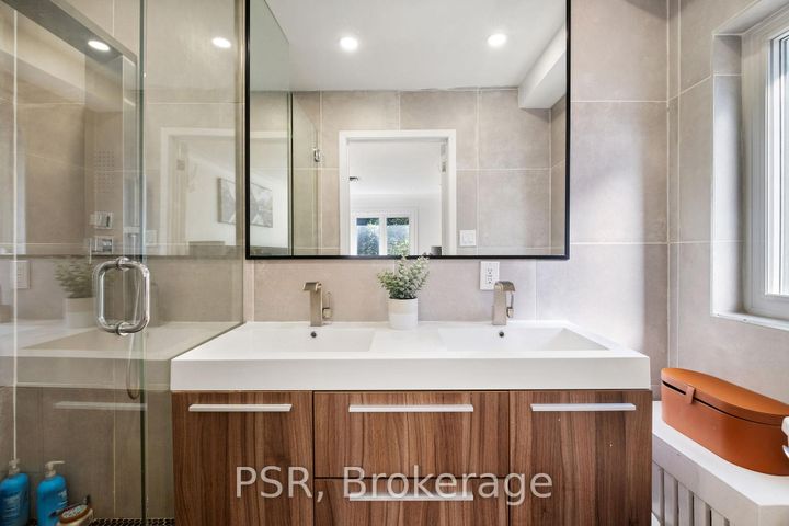Photo 15 at 7 Glenarden Road, Forest Hill North, Toronto