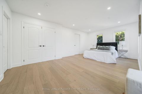 Photo 31 at 57 St Nicholas Crescent, Vellore Village, Vaughan