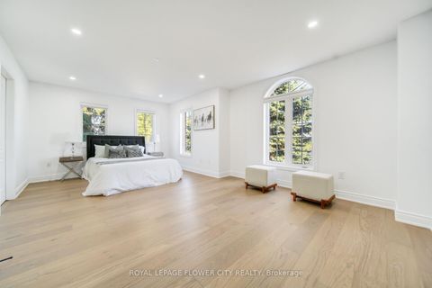 Photo 32 at 57 St Nicholas Crescent, Vellore Village, Vaughan