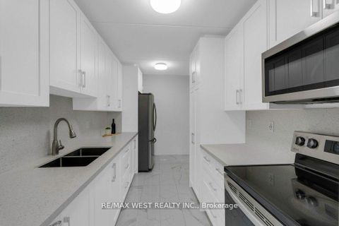Photo 15 at 203 - 2 Glamorgan Avenue, Dorset Park, Toronto