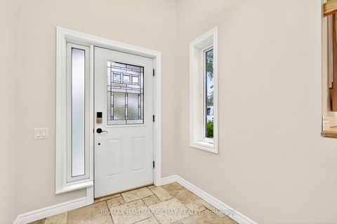 Photo 4 at 29 Oakley Park Square, Wellington, Barrie