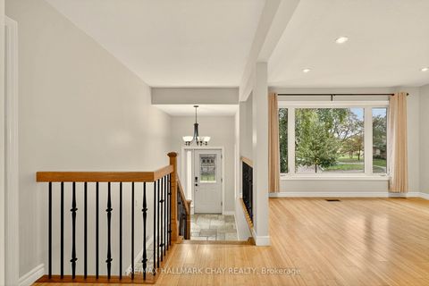 Photo 5 at 29 Oakley Park Square, Wellington, Barrie
