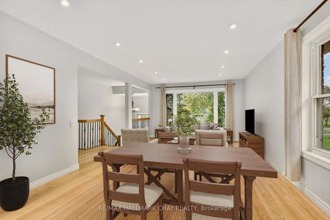 Photo 11 at 29 Oakley Park Square, Wellington, Barrie