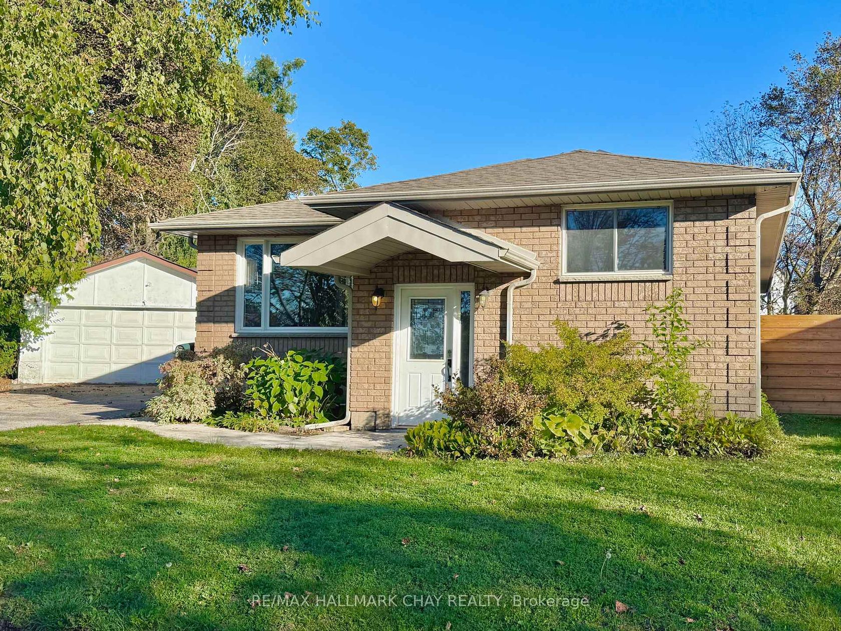 29 Oakley Park Square, Wellington, Barrie photo 6 29 Oakley Park Square, Wellington, Barrie photo 6