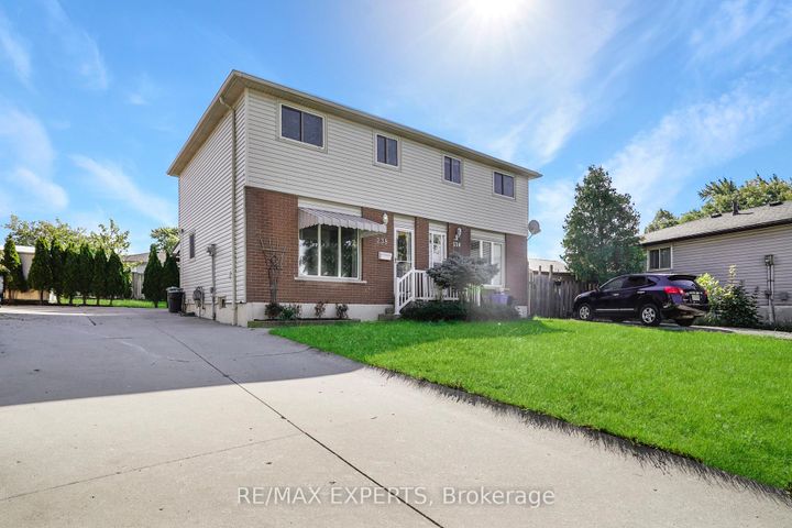 Photo 0 at 238 Lawnhurst Court, Lawfield, Hamilton