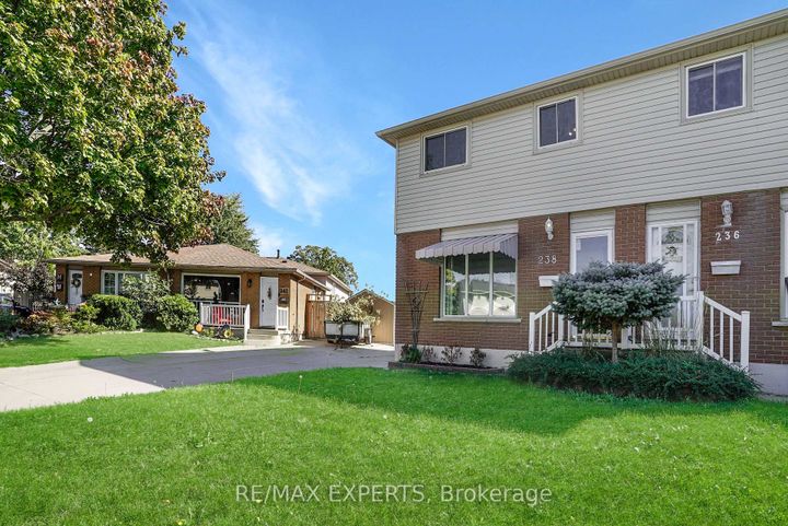 Photo 1 at 238 Lawnhurst Court, Lawfield, Hamilton