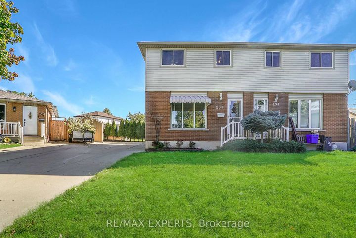 Photo 2 at 238 Lawnhurst Court, Lawfield, Hamilton