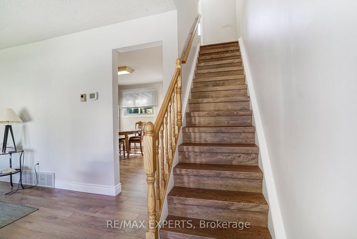 Photo 7 at 238 Lawnhurst Court, Lawfield, Hamilton