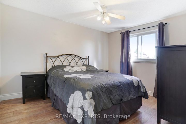 Photo 8 at 238 Lawnhurst Court, Lawfield, Hamilton