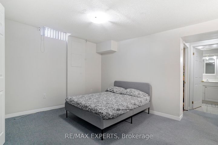 Photo 11 at 238 Lawnhurst Court, Lawfield, Hamilton